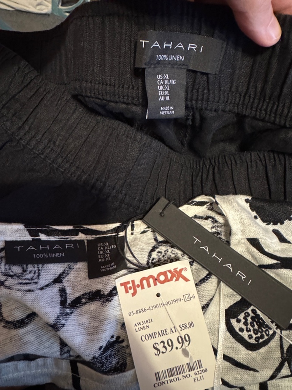 Tahari Black and White Print Top with Solid Black Ankle Length Pants - Picture 9 of 9